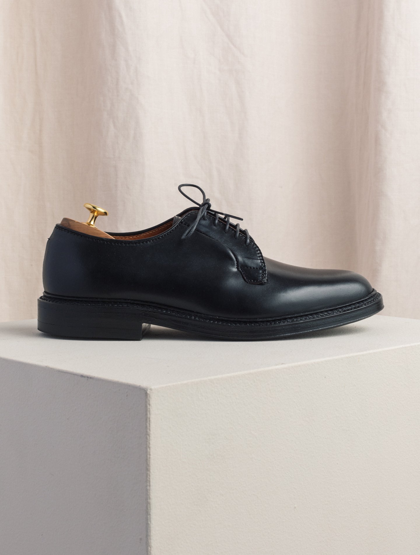 Black Plain Toe Shoes | Gabucci