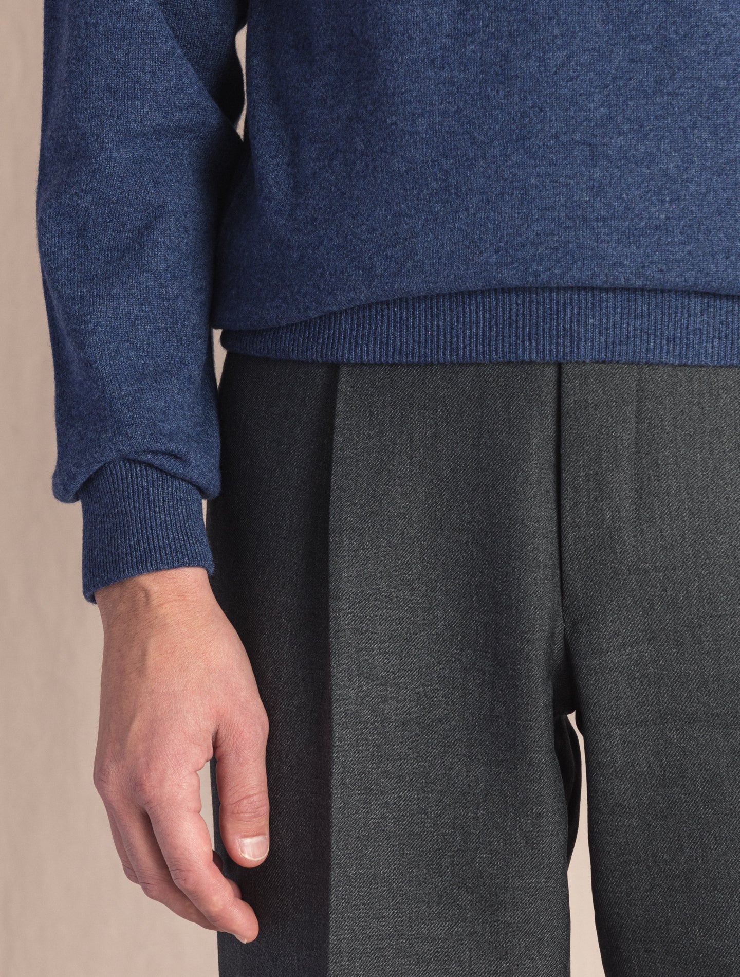 Blue Raglan Cashmere Crewneck | Gabucci