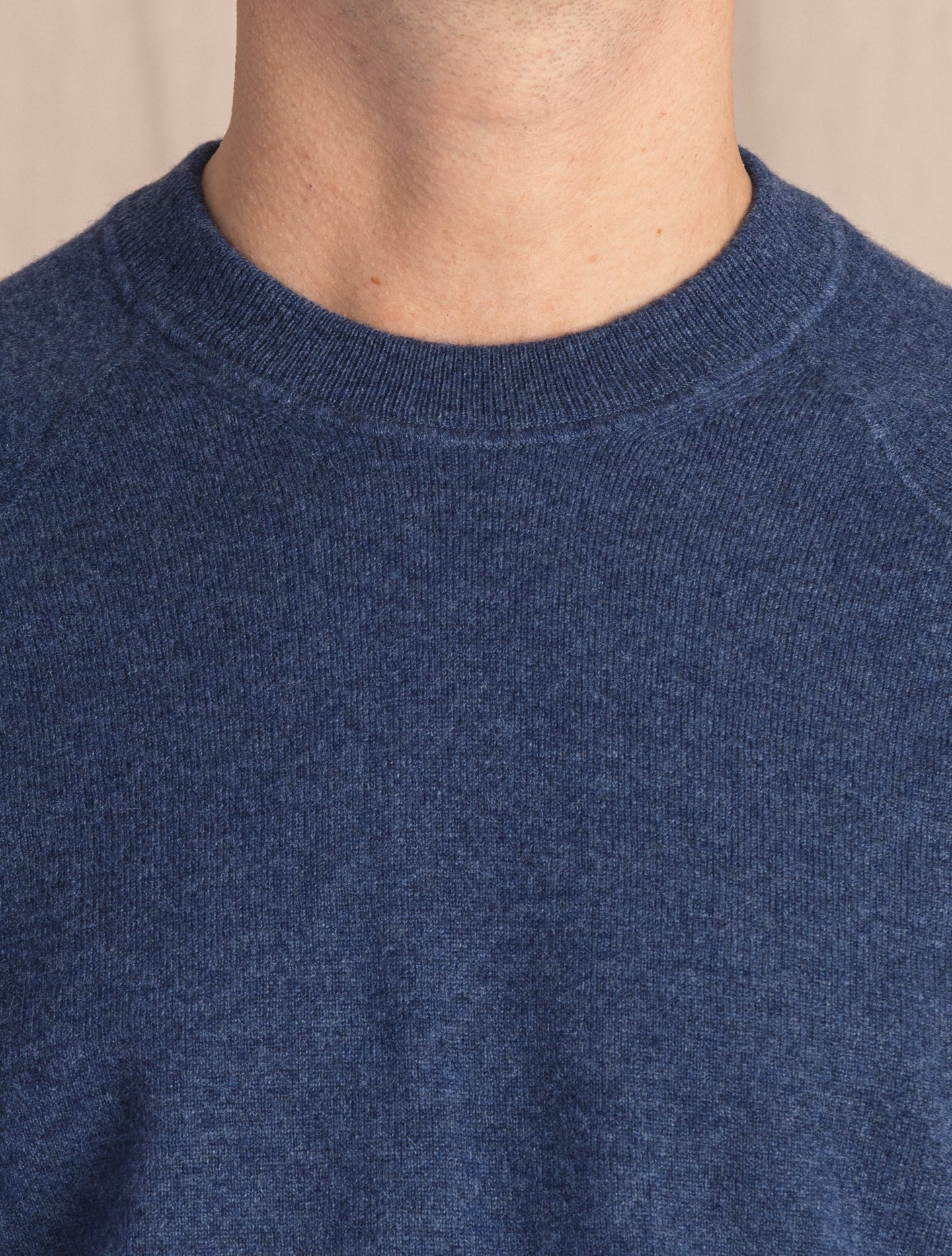 Blue Raglan Cashmere Crewneck | Gabucci