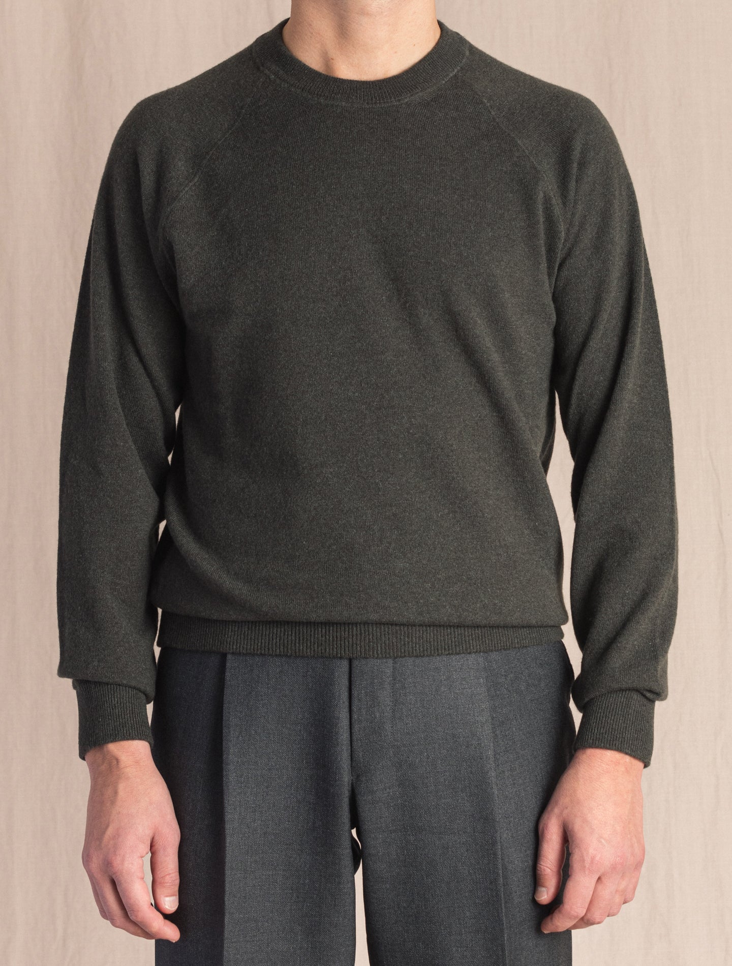 Green Raglan Cashmere Crewneck | Gabucci