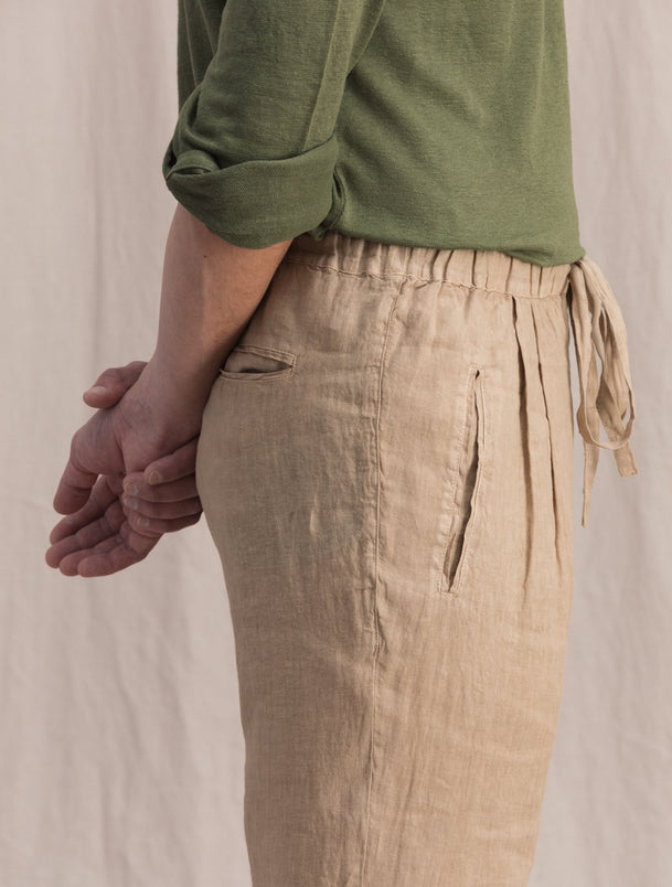 Sand Pleated Vigo Trousers in Pure Linen  SUITSUPPLY India