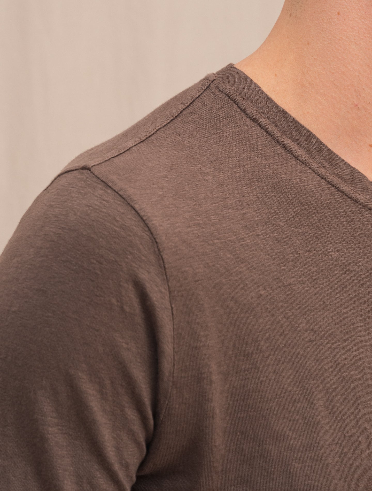 Linen Mix T-shirt Brown Gabucci T-shirts 48