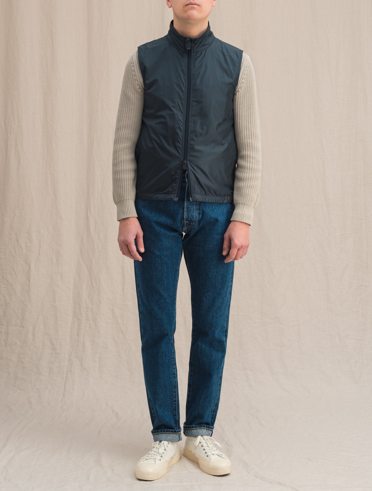 Vernes Lightweight Vest Navy | Gabucci