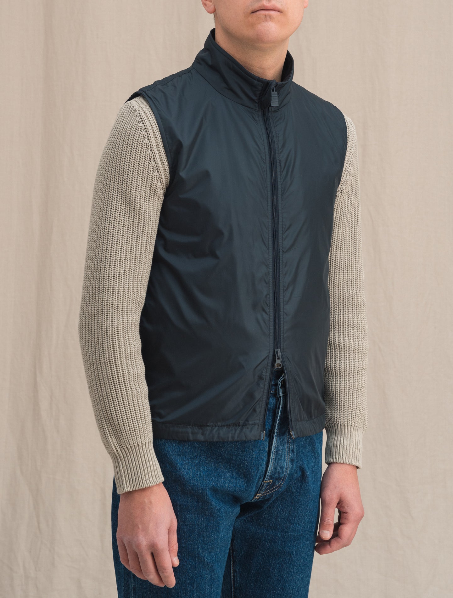 Vernes Lightweight Vest Navy | Gabucci